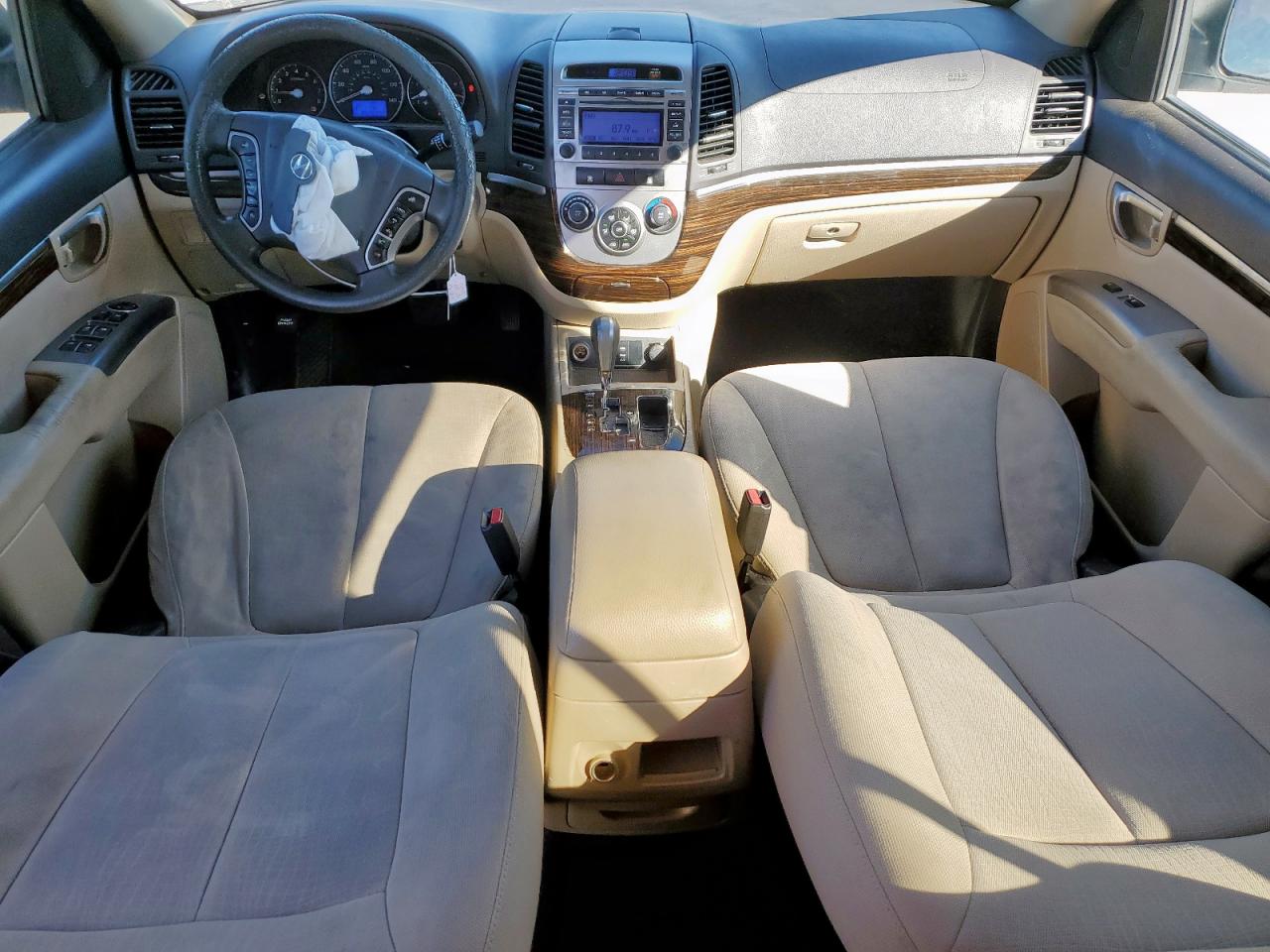 2010 Hyundai Santa Fe - Image 8