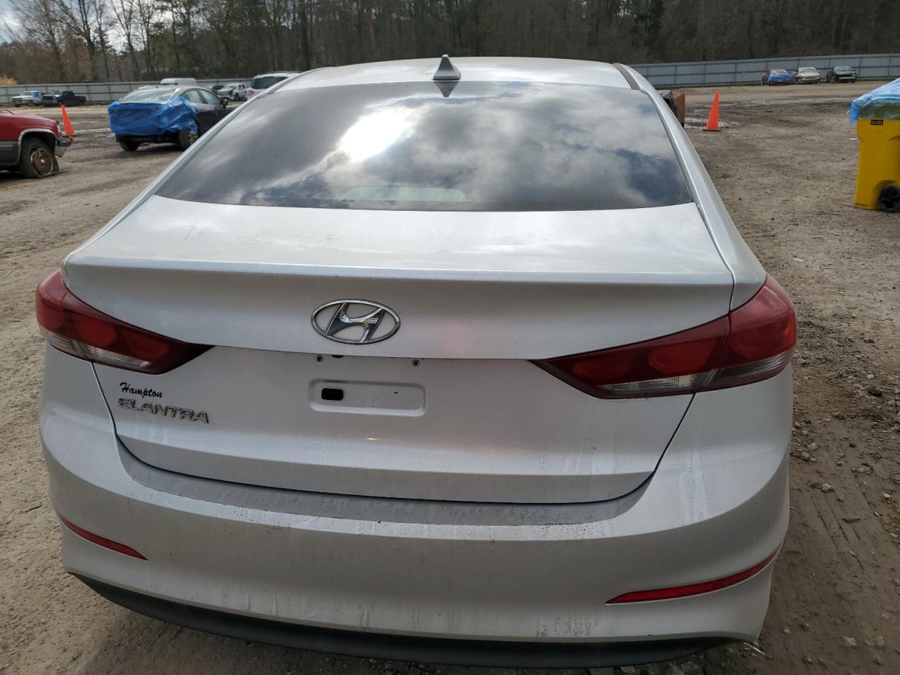 2018 Hyundai Elantra - Image 6