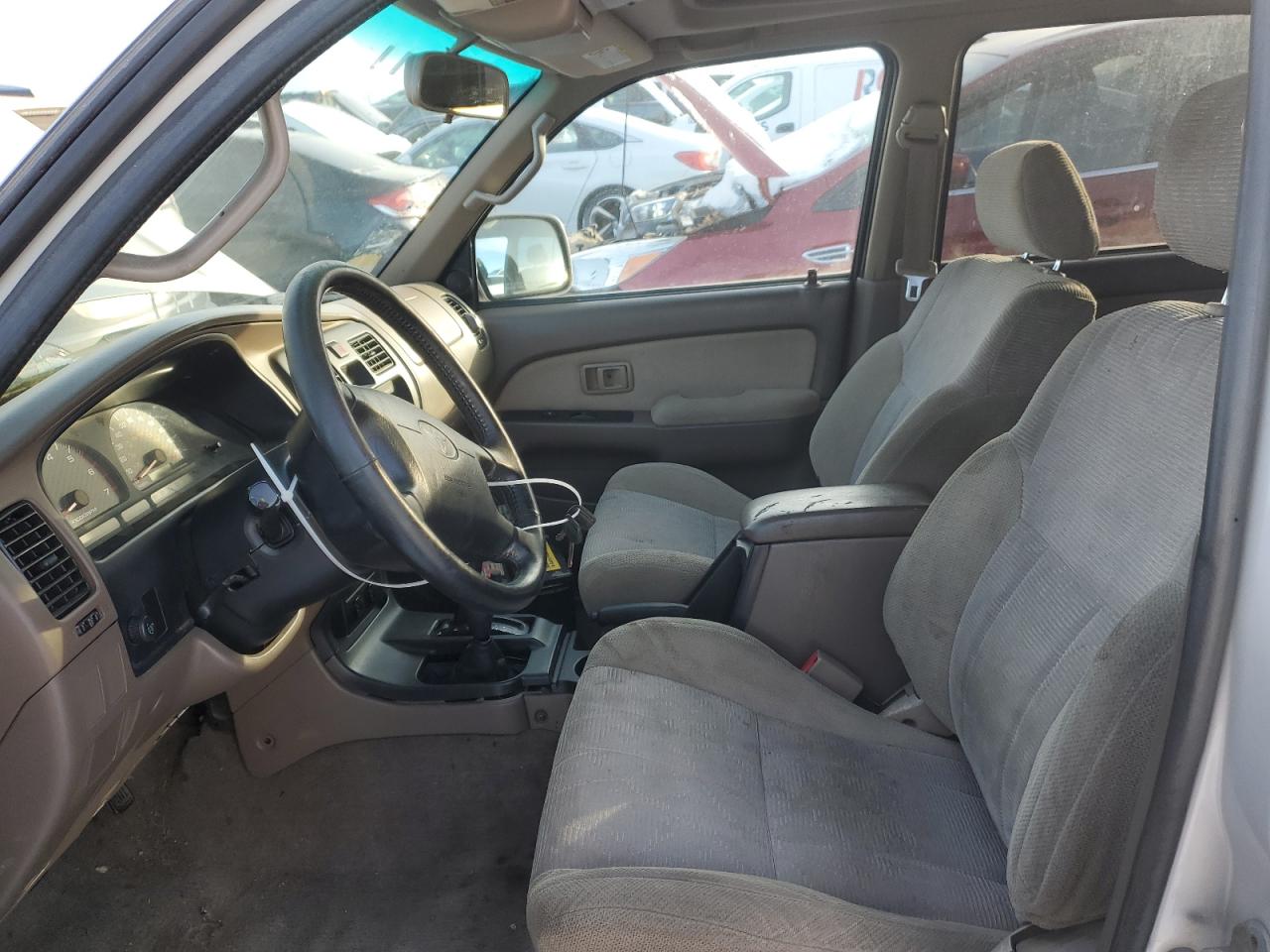 2000 Toyota 4Runner - Image 7