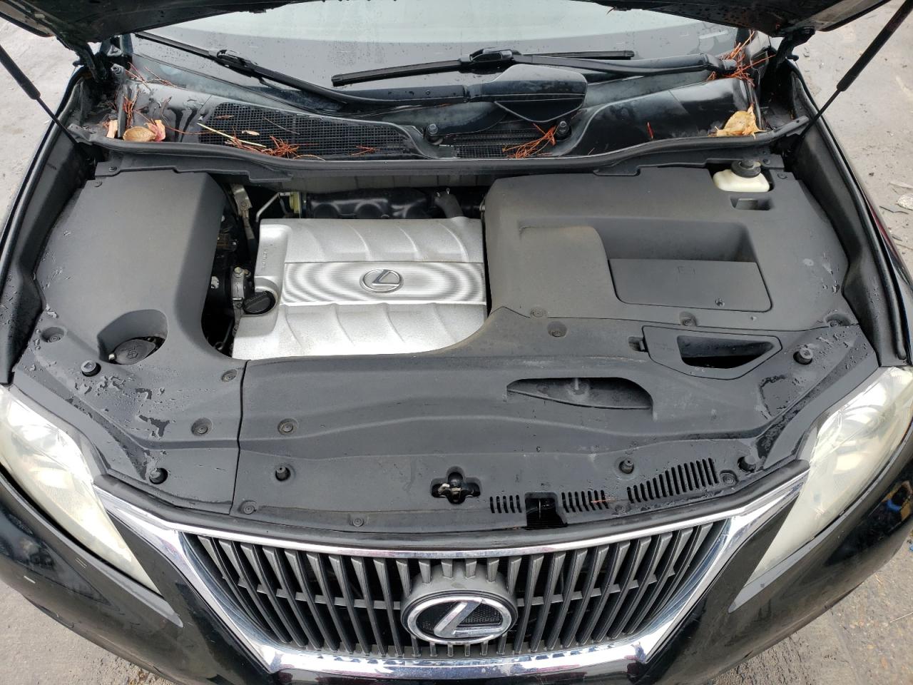 2010 Lexus RX - Image 12