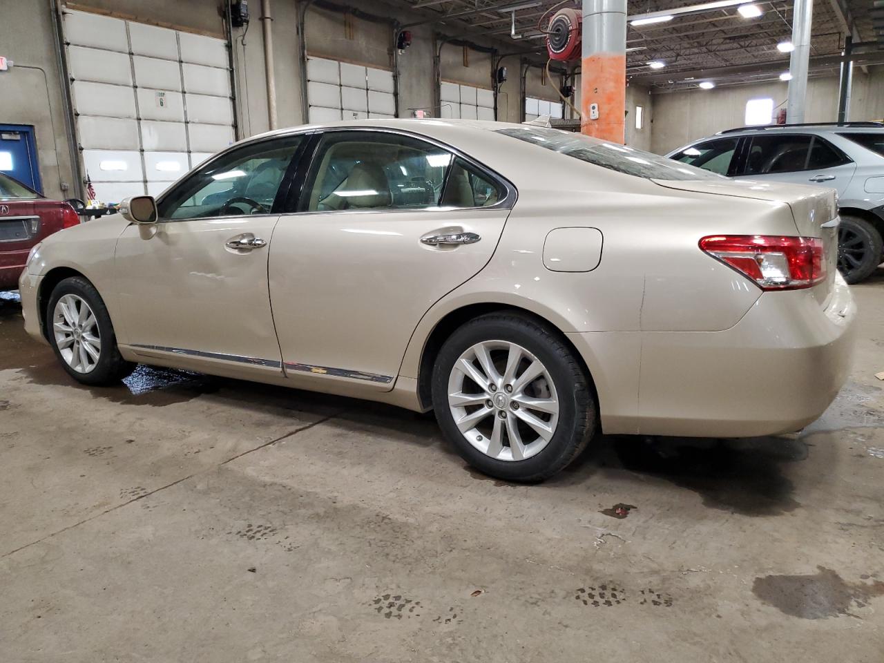 2011 Lexus ES - Image 2