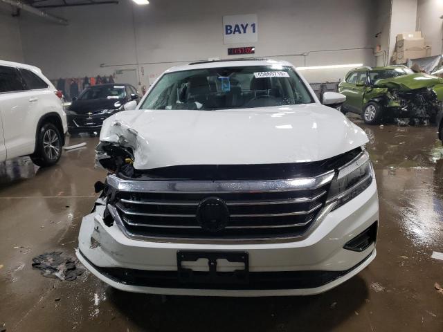  VOLKSWAGEN PASSAT 2021 Білий