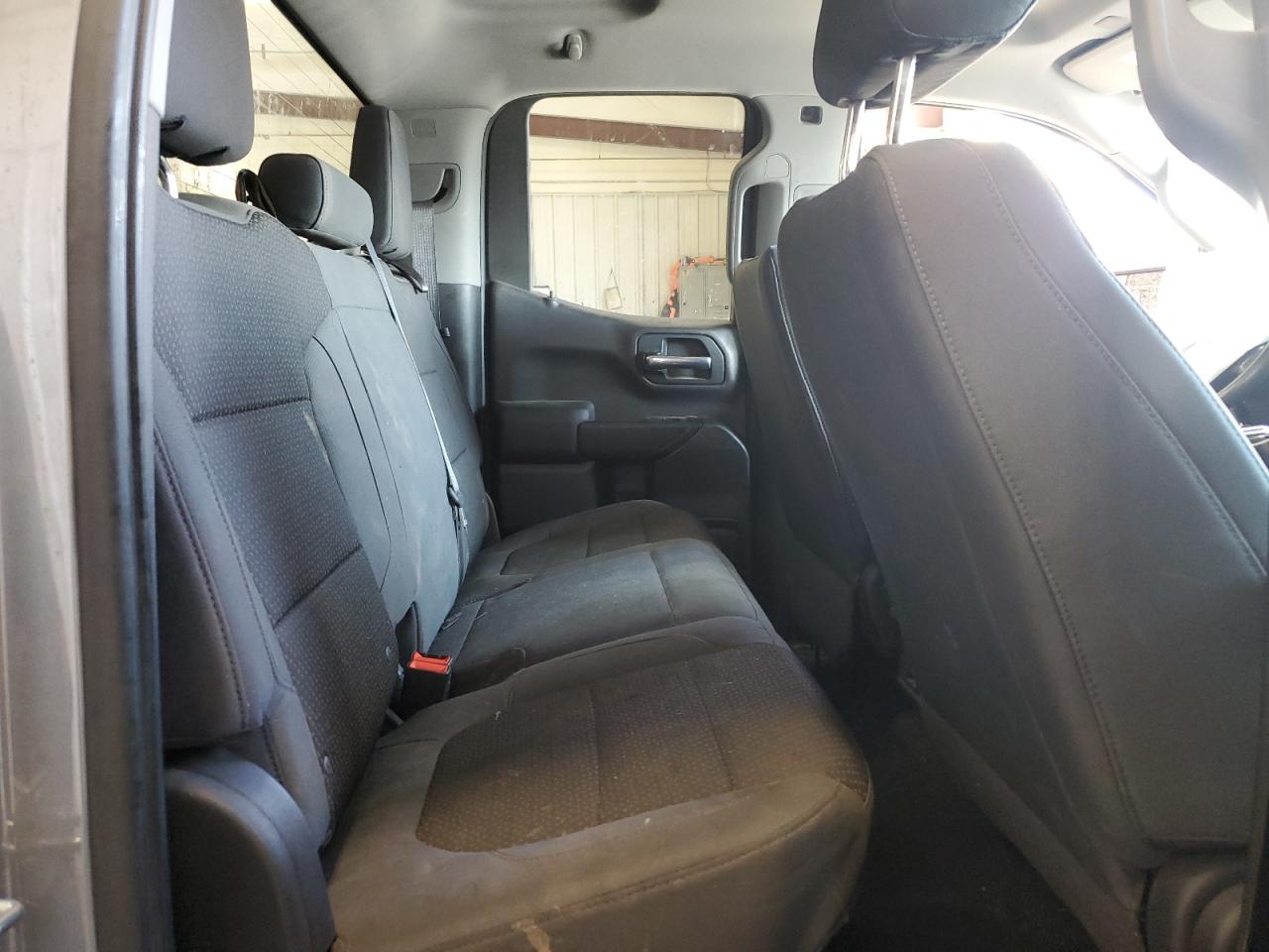 2019 Chevrolet Silverado - Image 10
