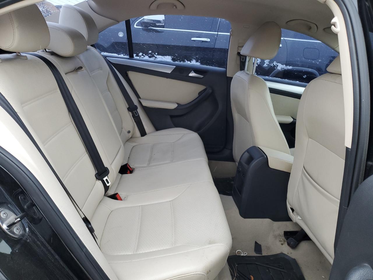 2014 Volkswagen Jetta - Image 10