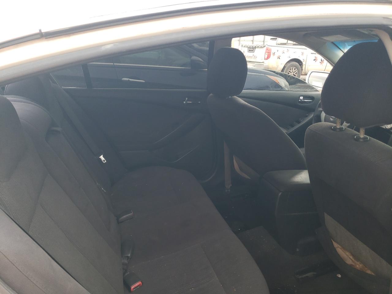 2010 Nissan Altima - Image 10