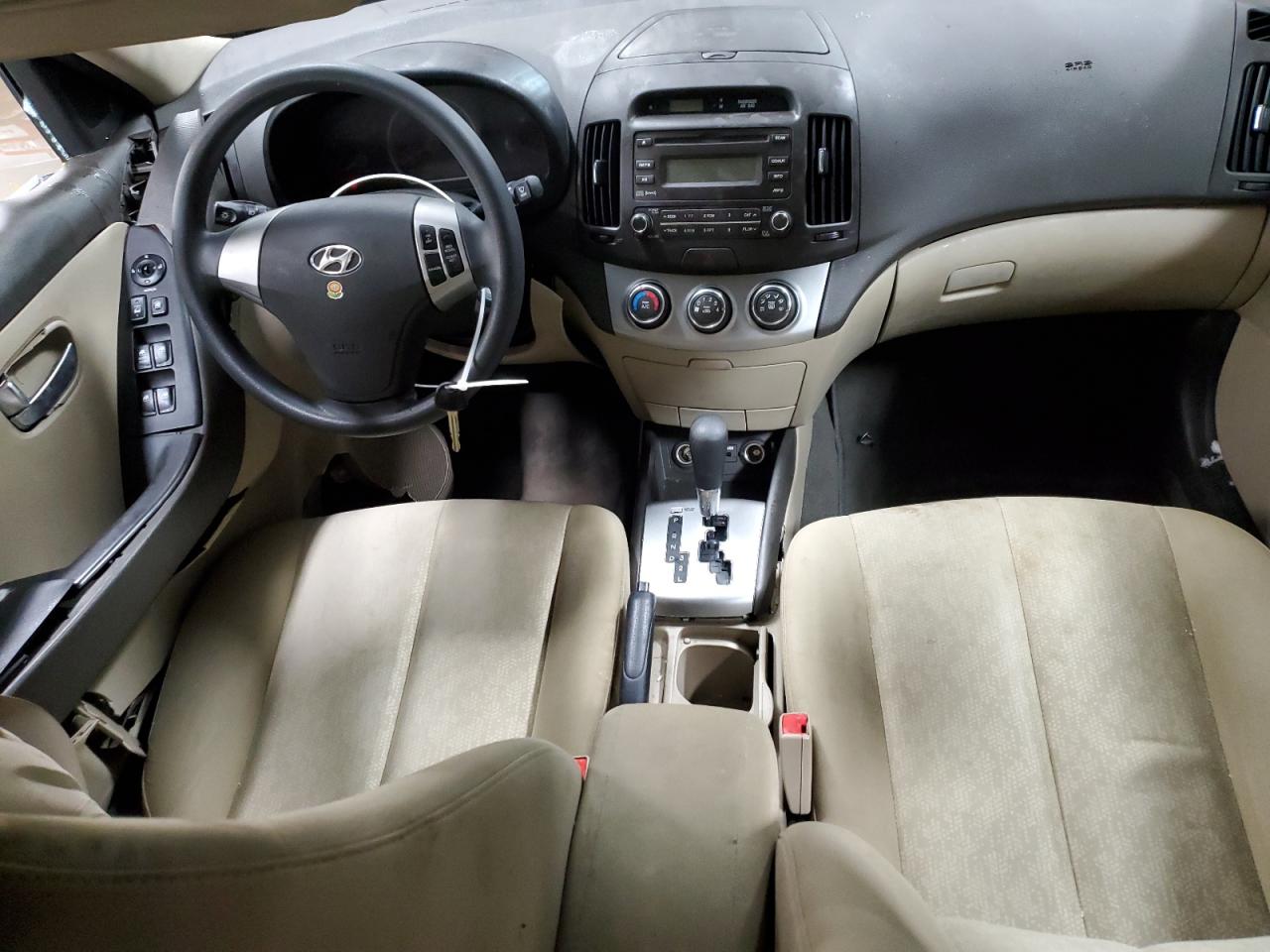 2010 Hyundai Elantra - Image 8