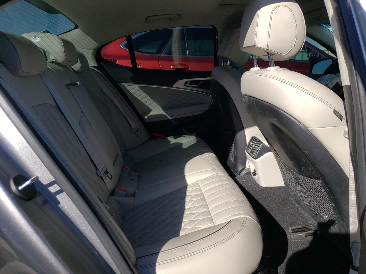 2021 Genesis G70 - Image 10