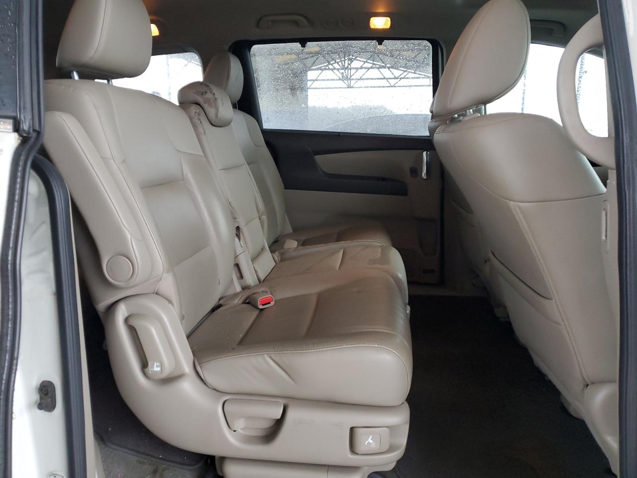 2015 Honda Odyssey - Image 11