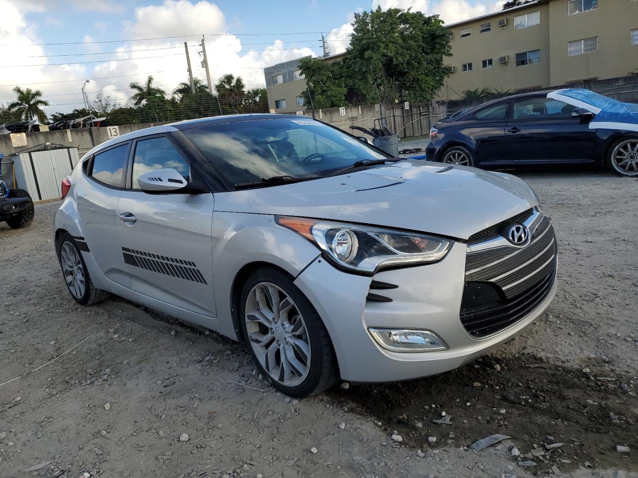 2015 Hyundai Veloster - Image 4