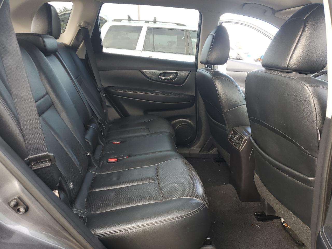 2015 Nissan Rogue - Image 10