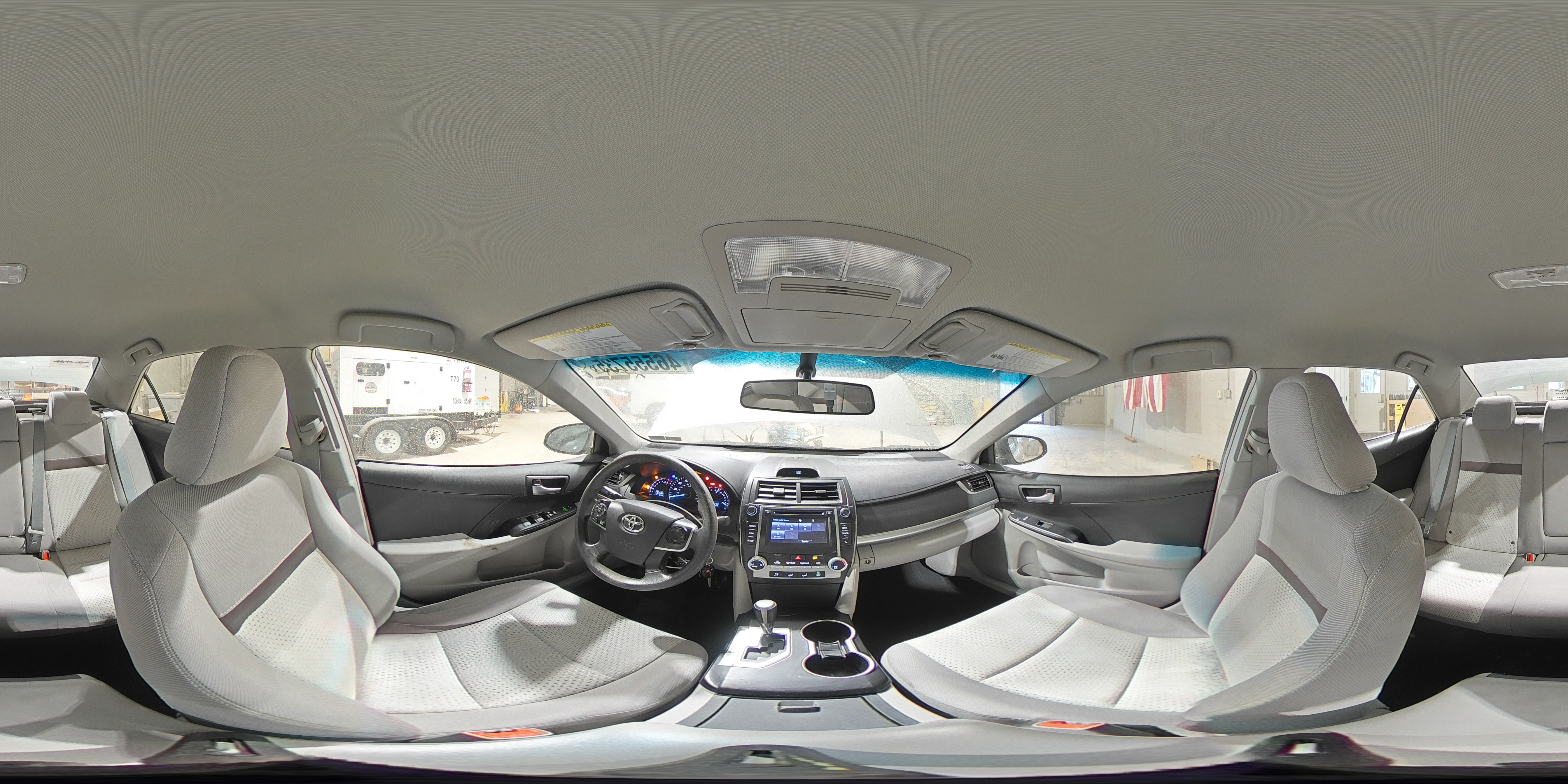 2014 Toyota Camry - Image 12