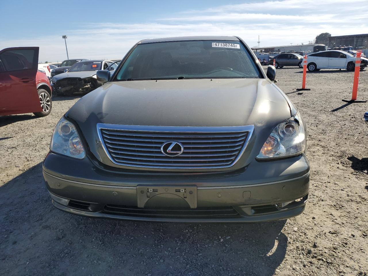 2005 Lexus LS - Image 5