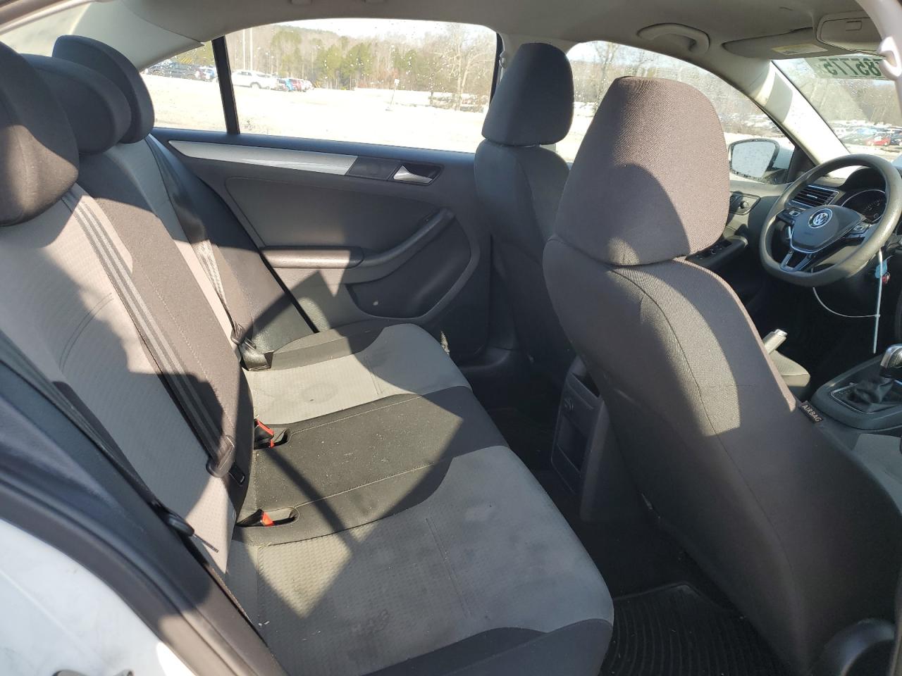 2017 Volkswagen Jetta - Image 10