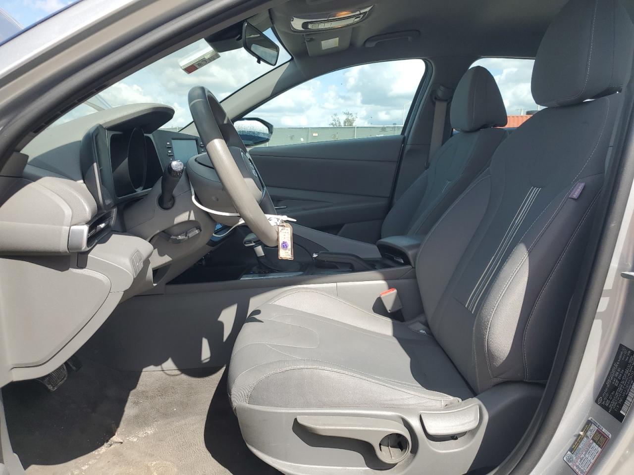 2021 Hyundai Elantra - Image 7