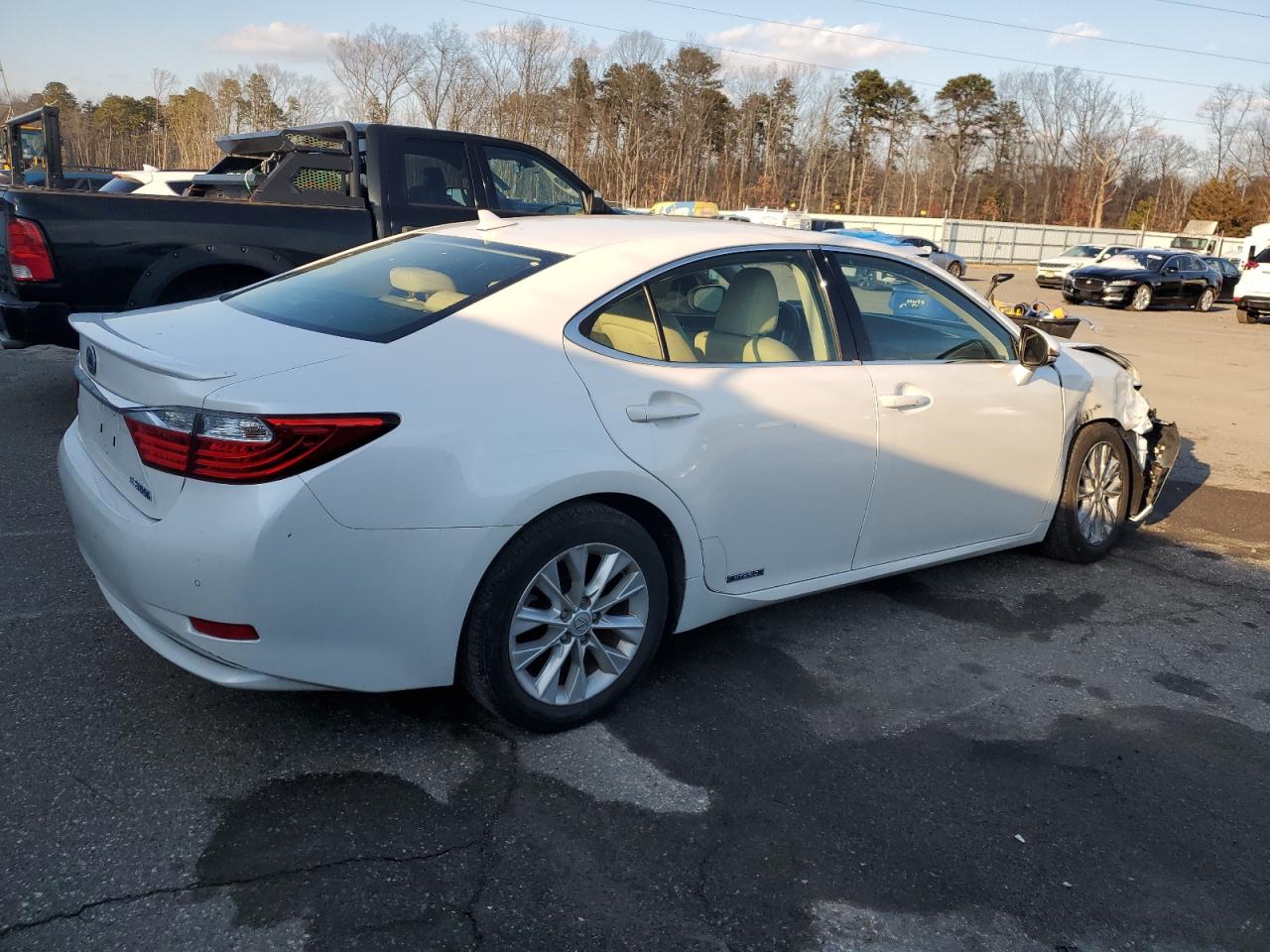 2014 Lexus ES - Image 3