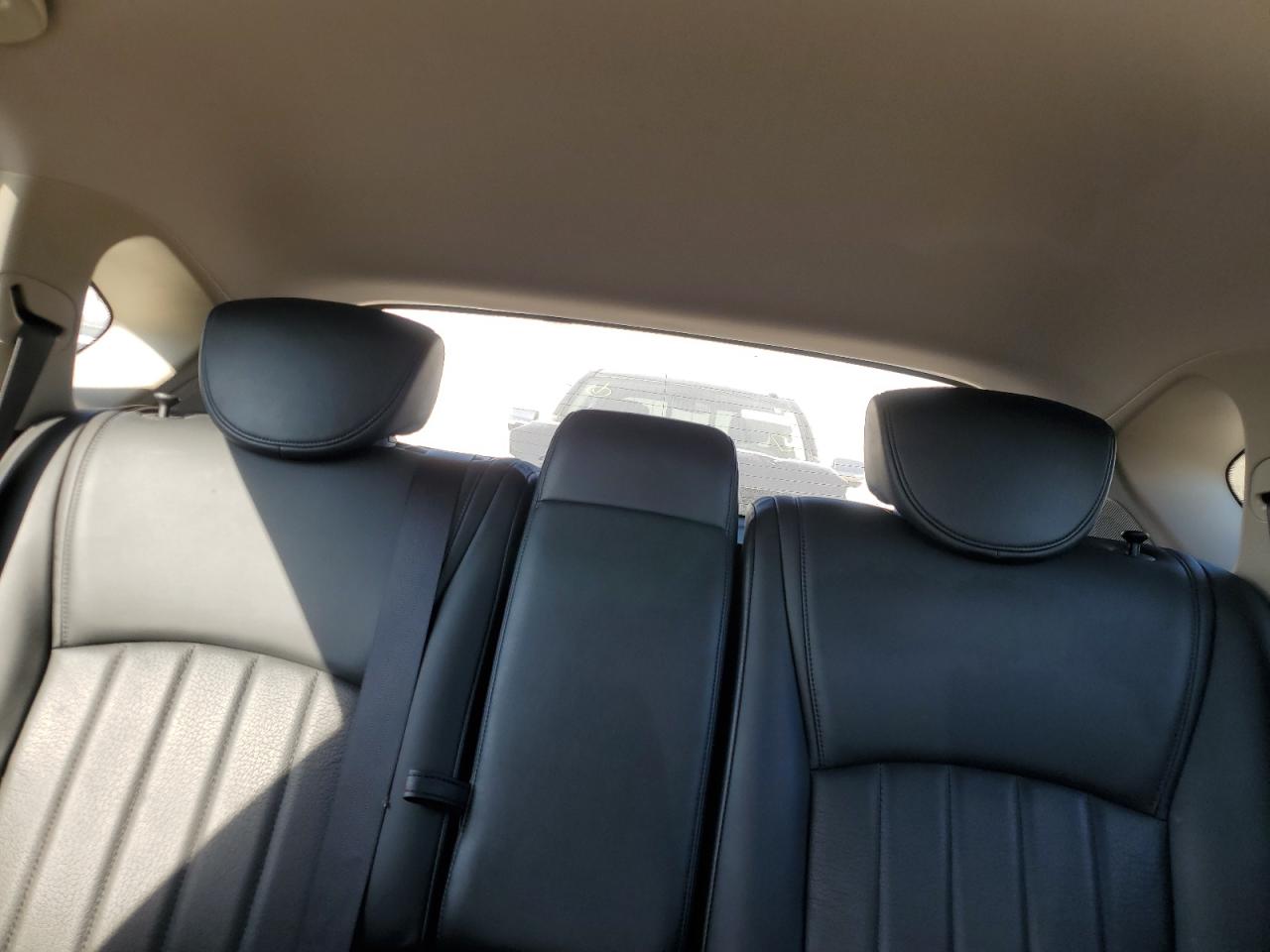 2017 Infiniti QX50 - Image 10
