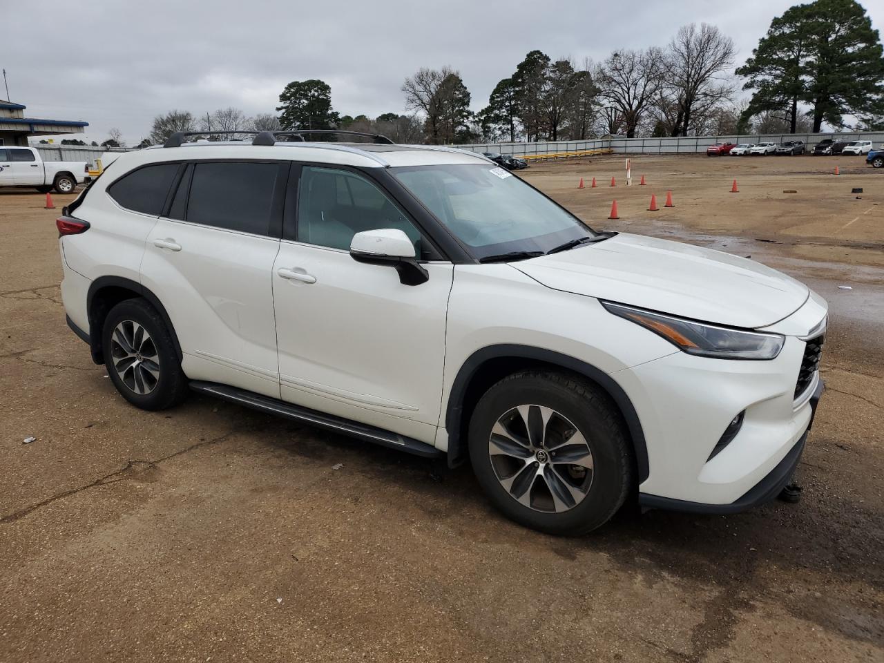 2021 Toyota Highlander - Image 4