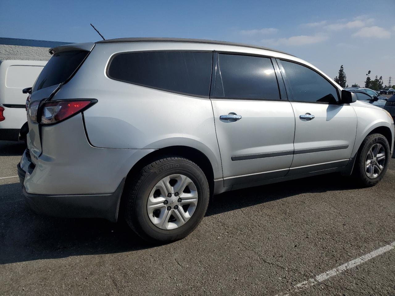 2014 Chevrolet Traverse - Image 3