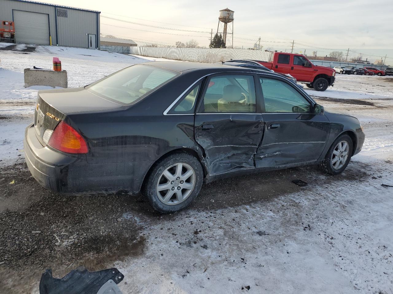 2001 Toyota Avalon - Image 3