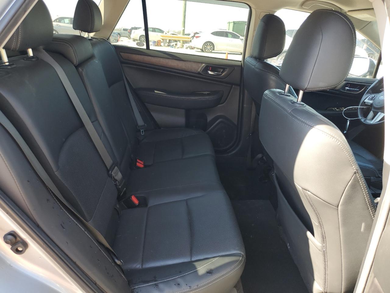 2016 Subaru Outback - Image 11