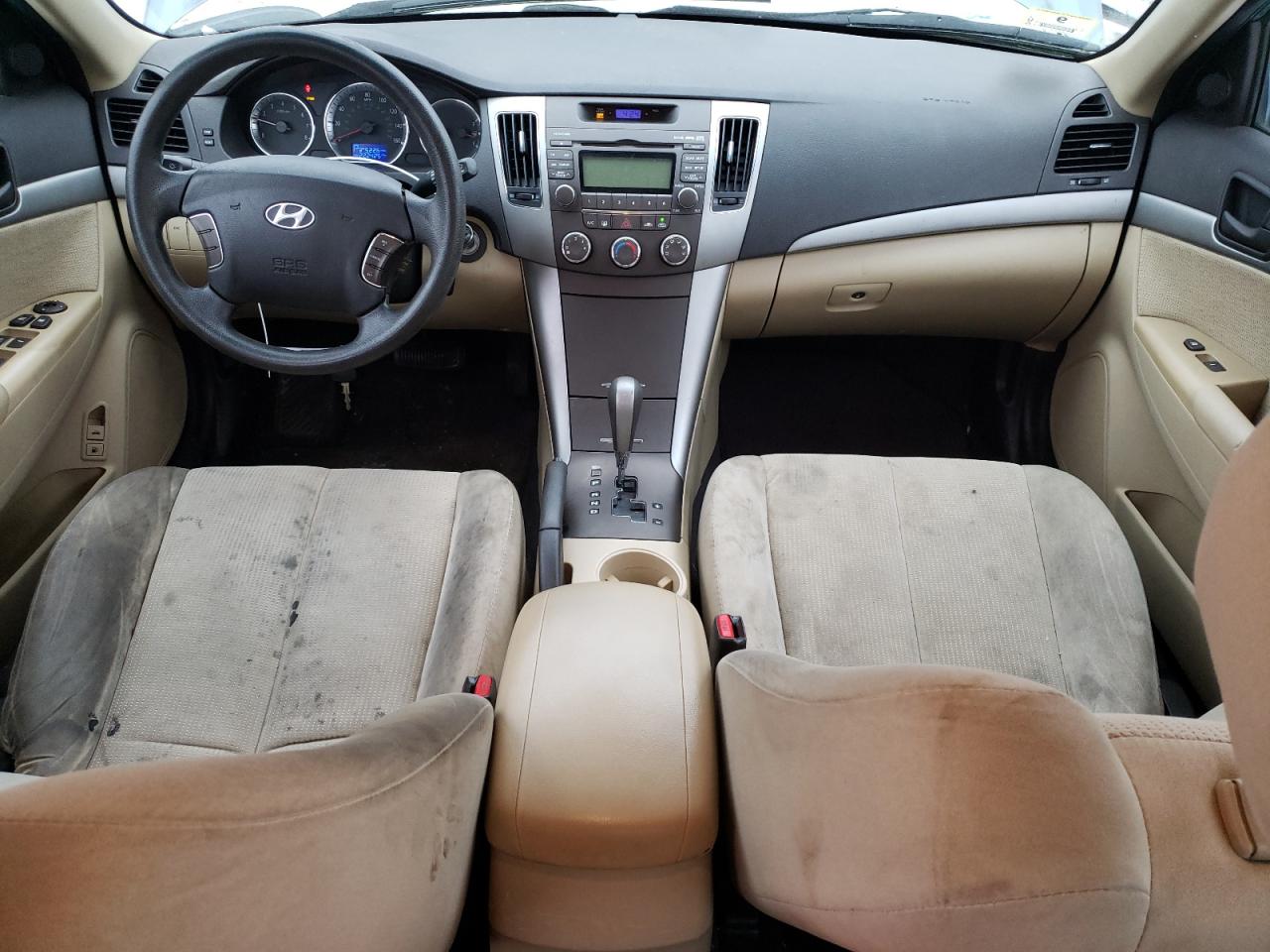 2010 Hyundai Sonata - Image 8