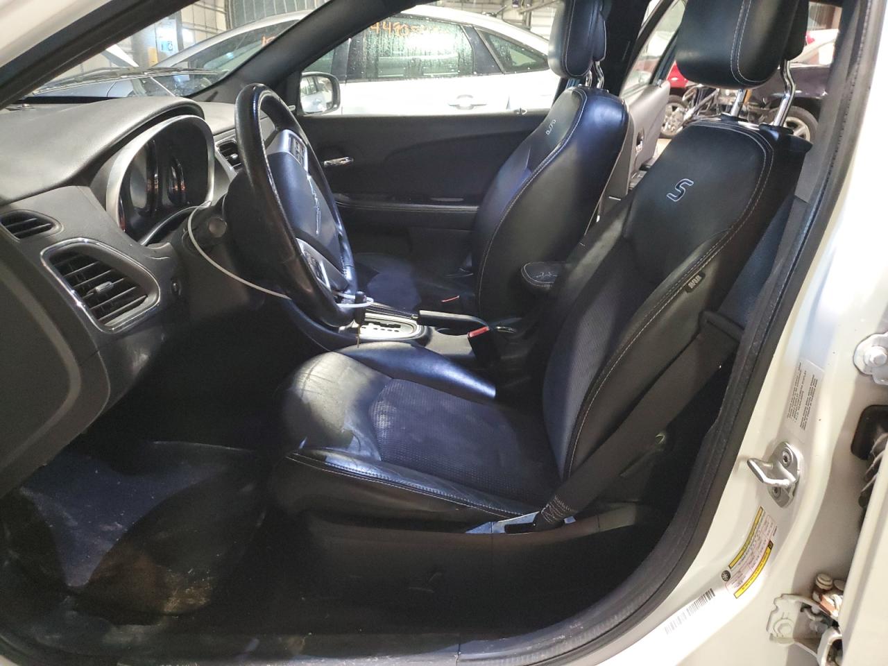 2011 Chrysler 200 - Image 7