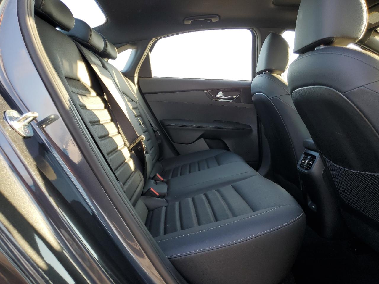 2023 Kia Forte - Image 11