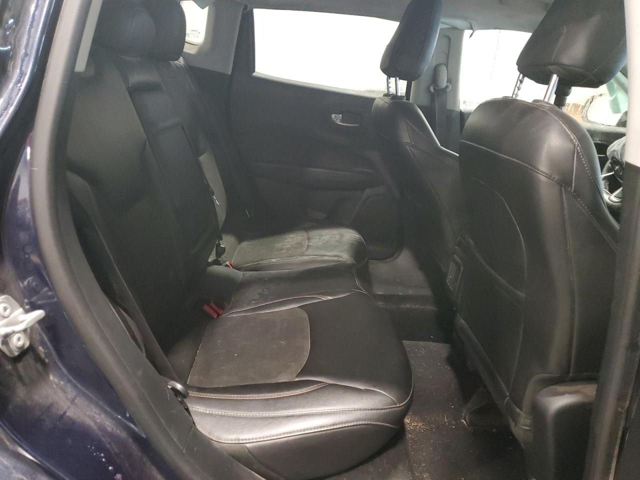 2018 Jeep Compass - Image 12