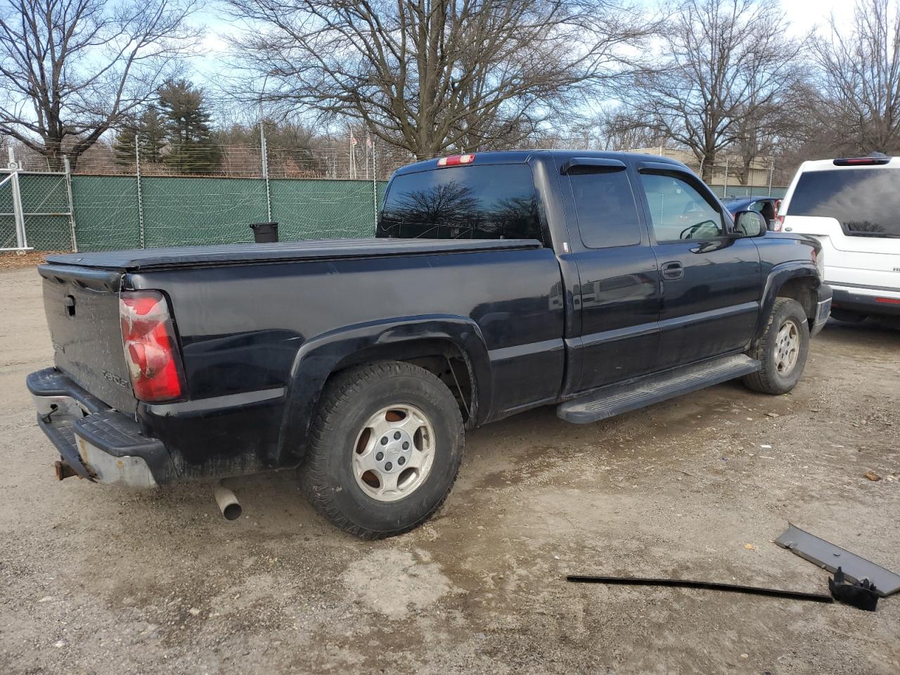 2004 Chevrolet Silverado - Image 3