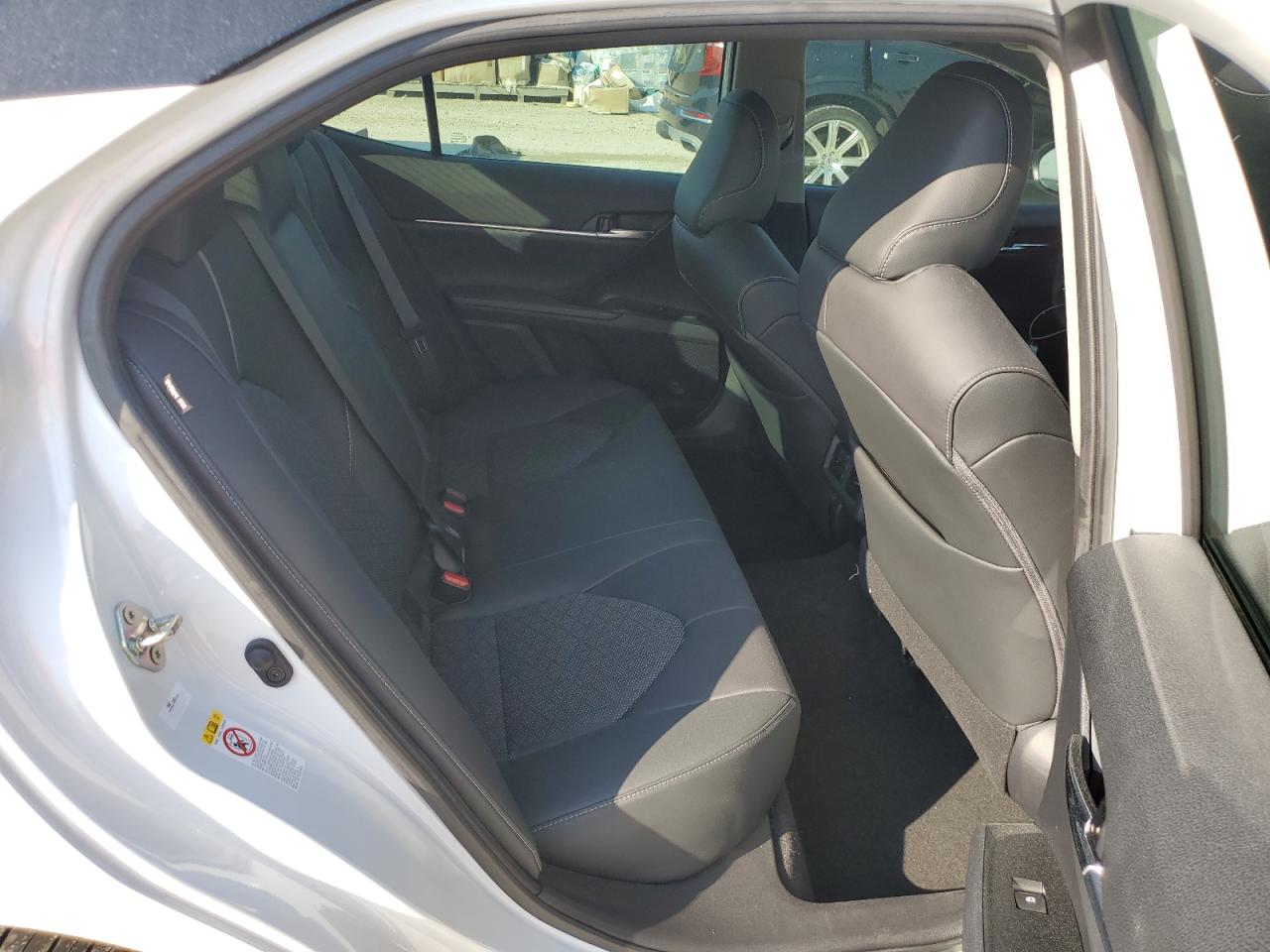 2019 Toyota Camry - Image 10