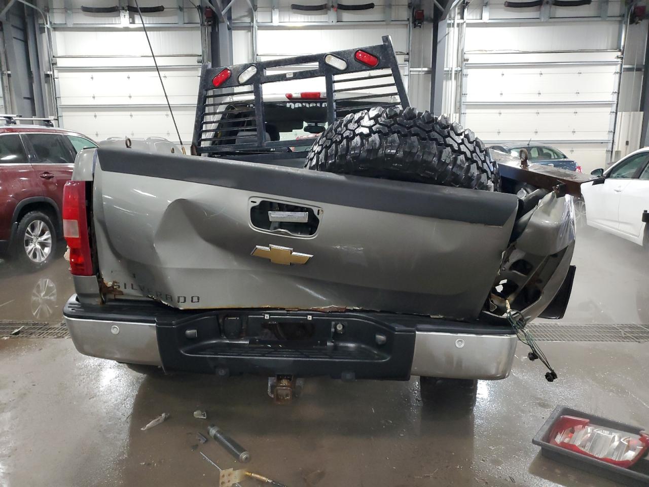 2007 Chevrolet Silverado - Image 6