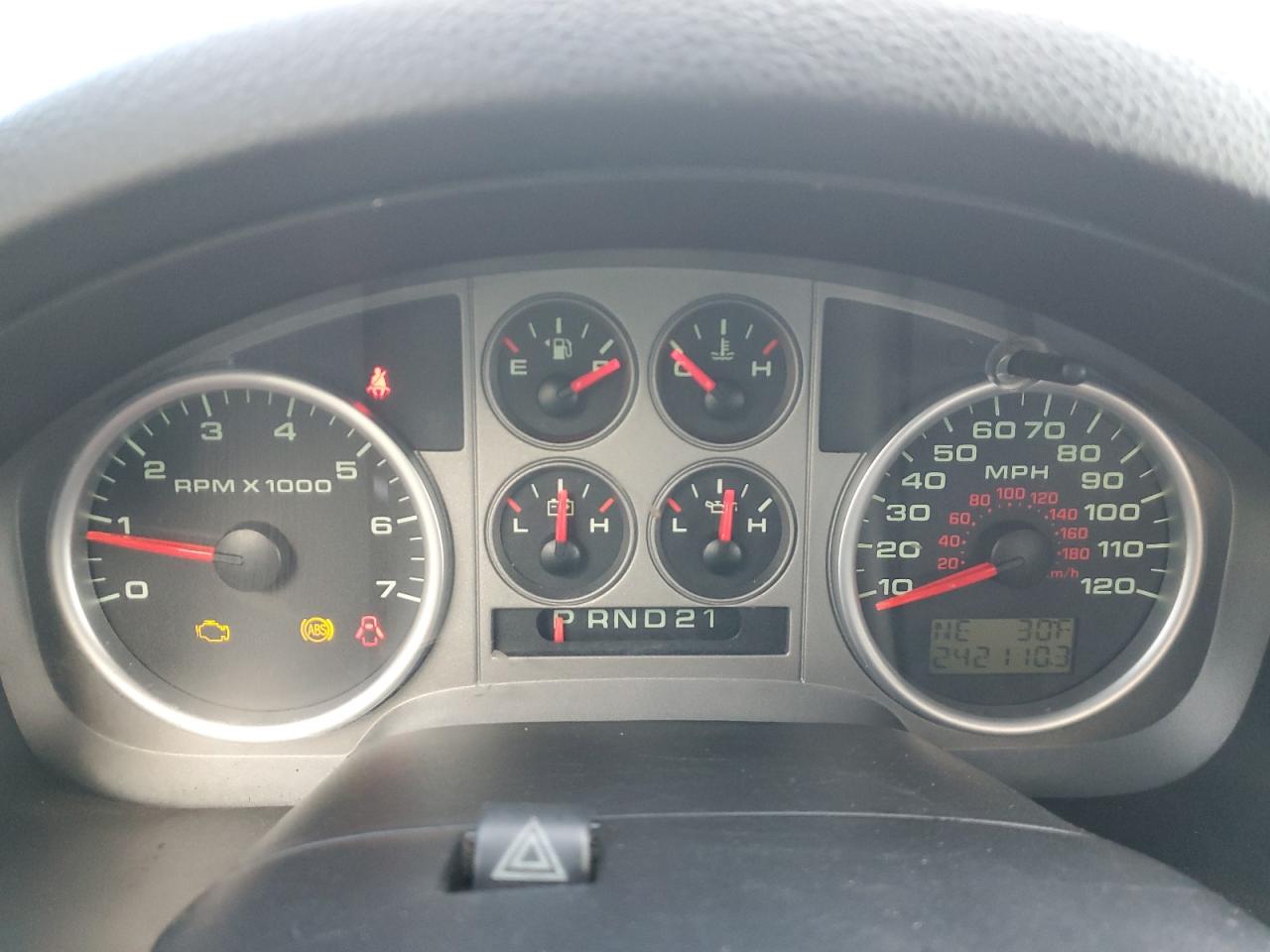 2004 Ford F-150 - Image 9