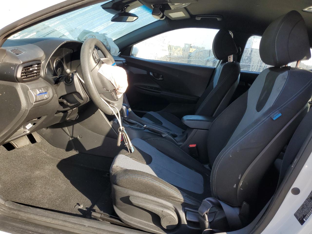 2020 Hyundai Veloster - Image 7