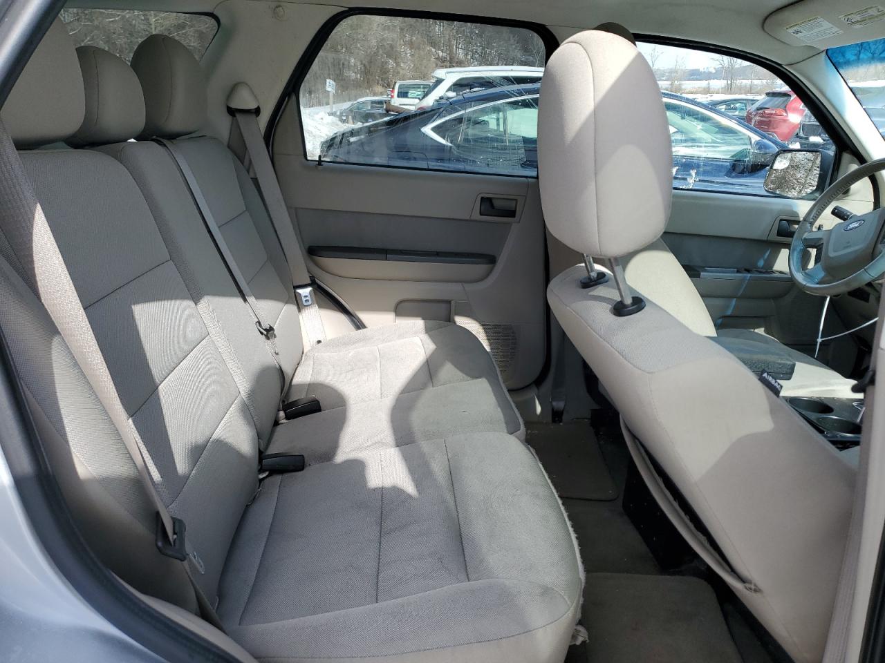 2010 Ford Escape - Image 11