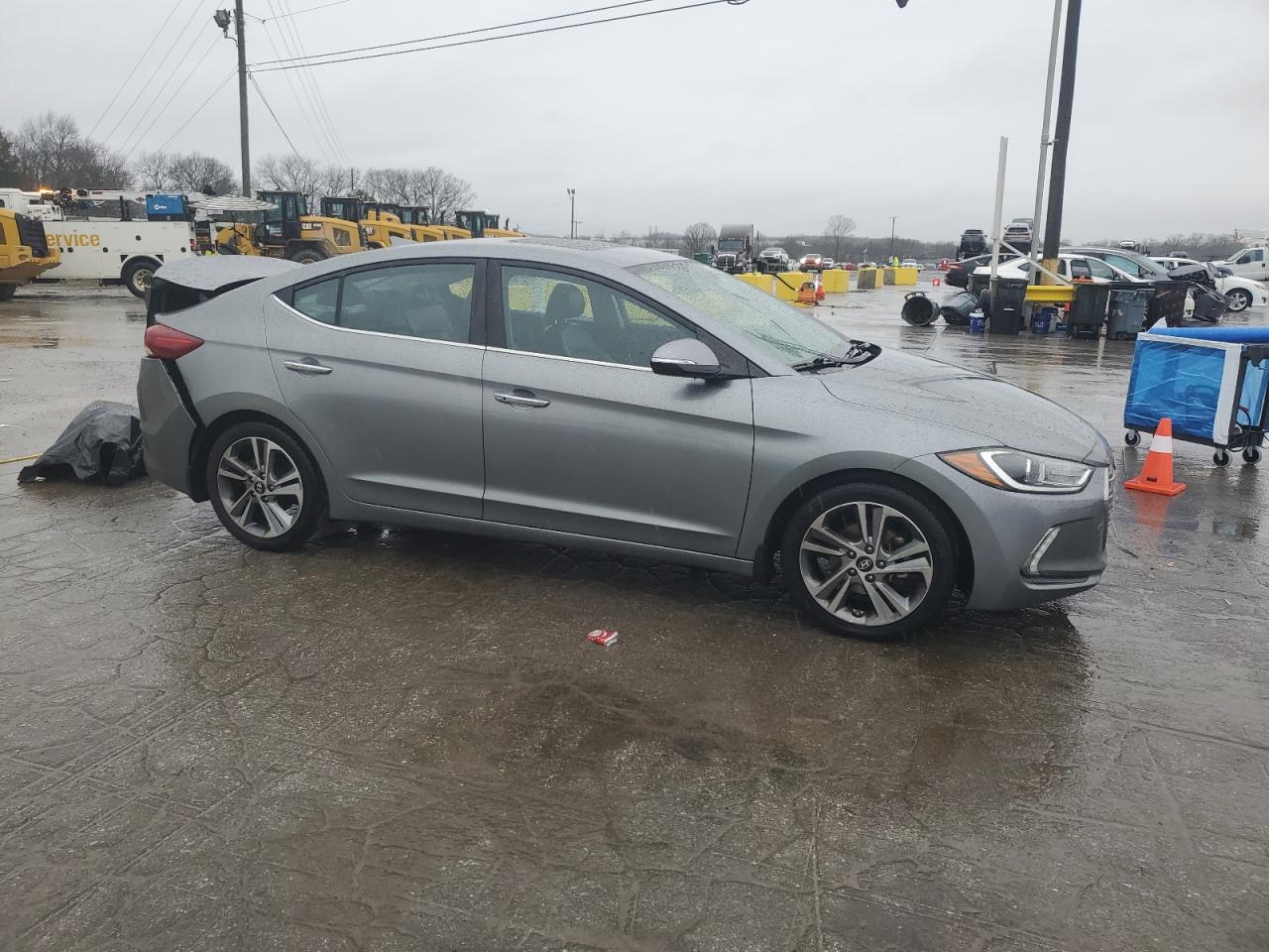 2017 Hyundai Elantra - Image 4