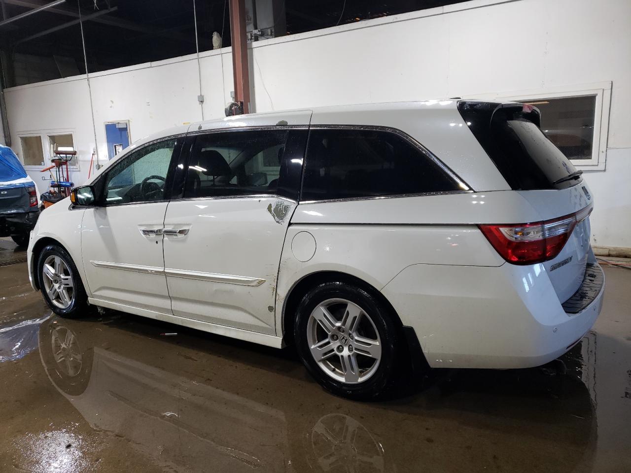2013 Honda Odyssey - Image 2