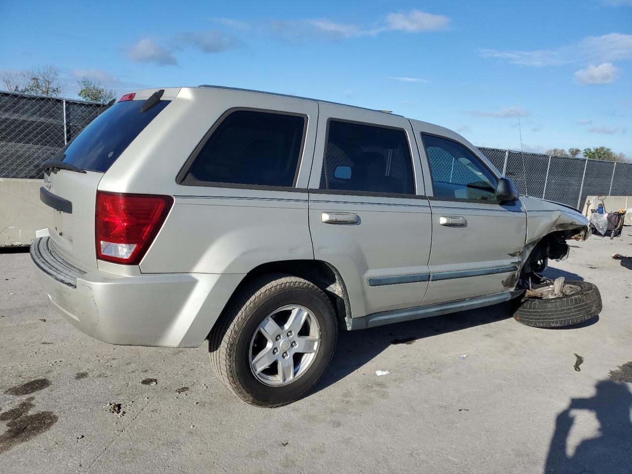 2007 Jeep Grand Cherokee - Image 3