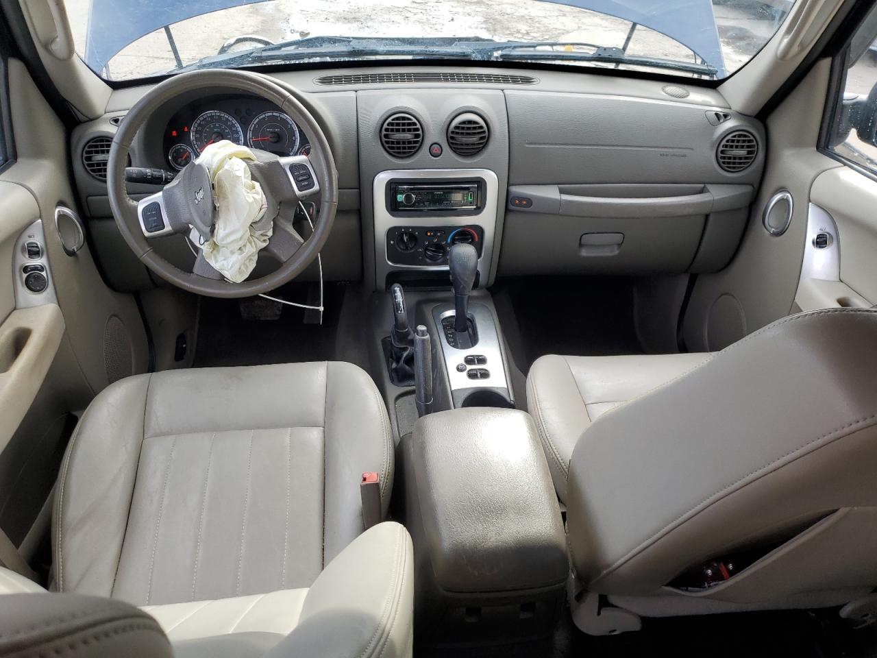 2005 Jeep Liberty (North America) - Image 8
