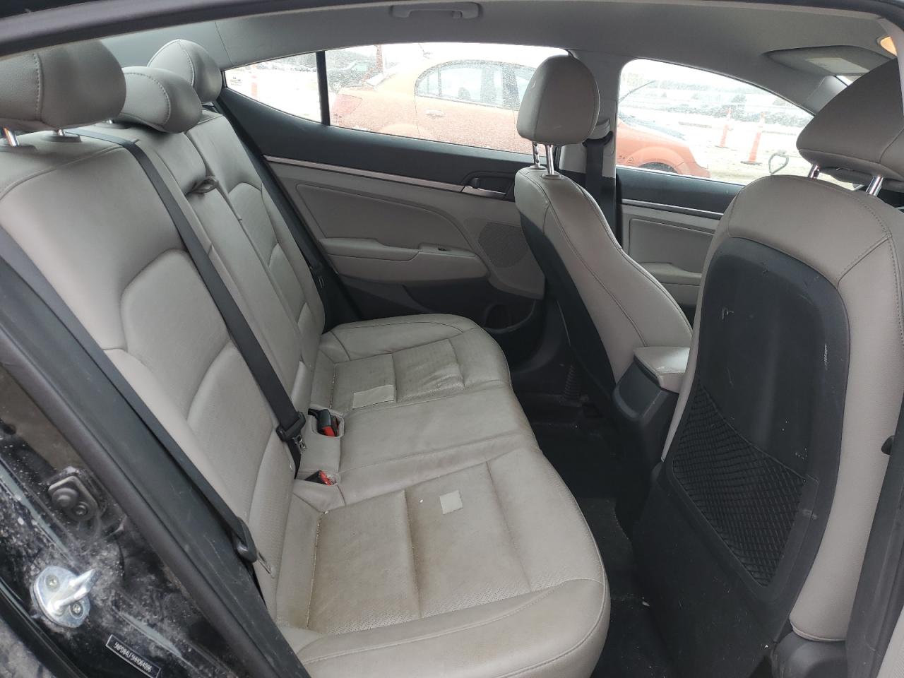 2017 Hyundai Elantra - Image 10
