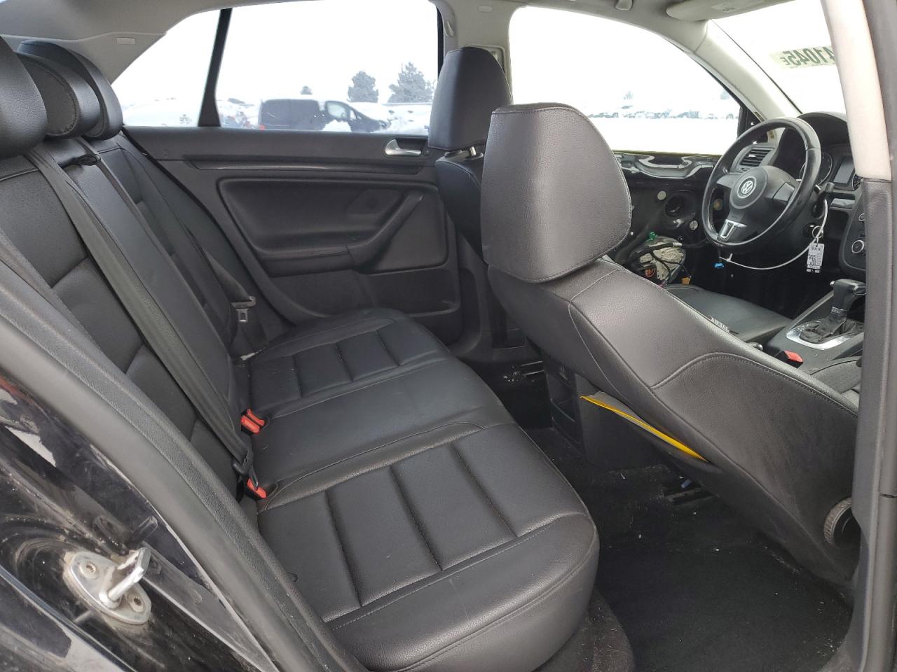 2010 Volkswagen Jetta - Image 10
