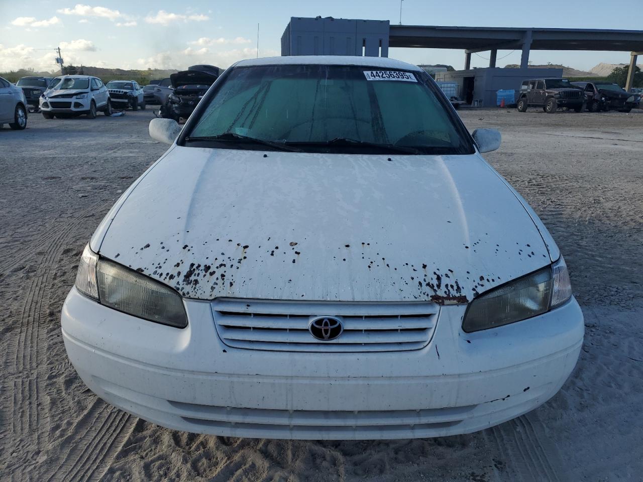 1998 Toyota Camry - Image 5