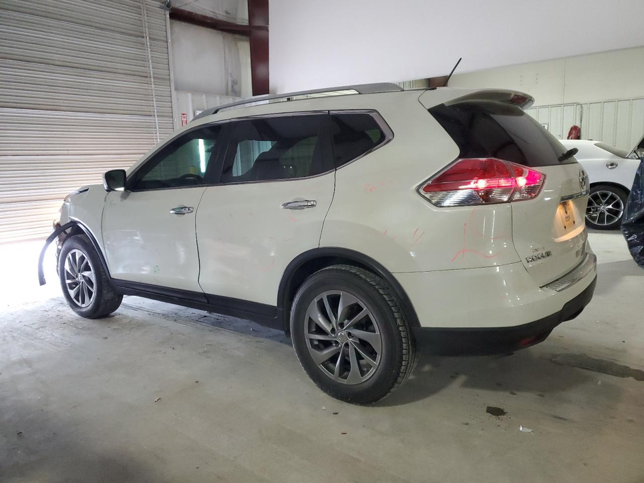 2015 Nissan Rogue - Image 2