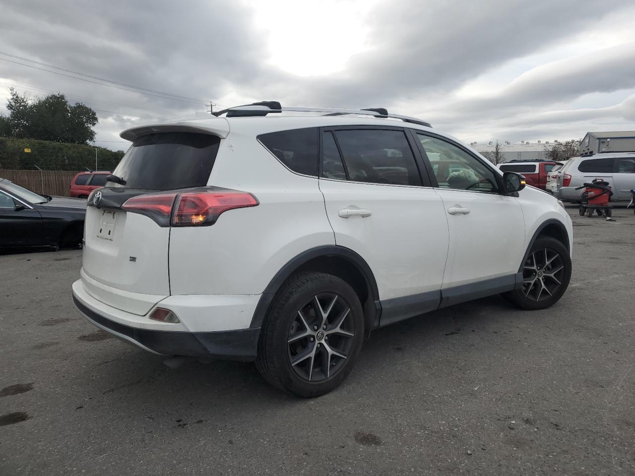 2016 Toyota RAV 4 - Image 3