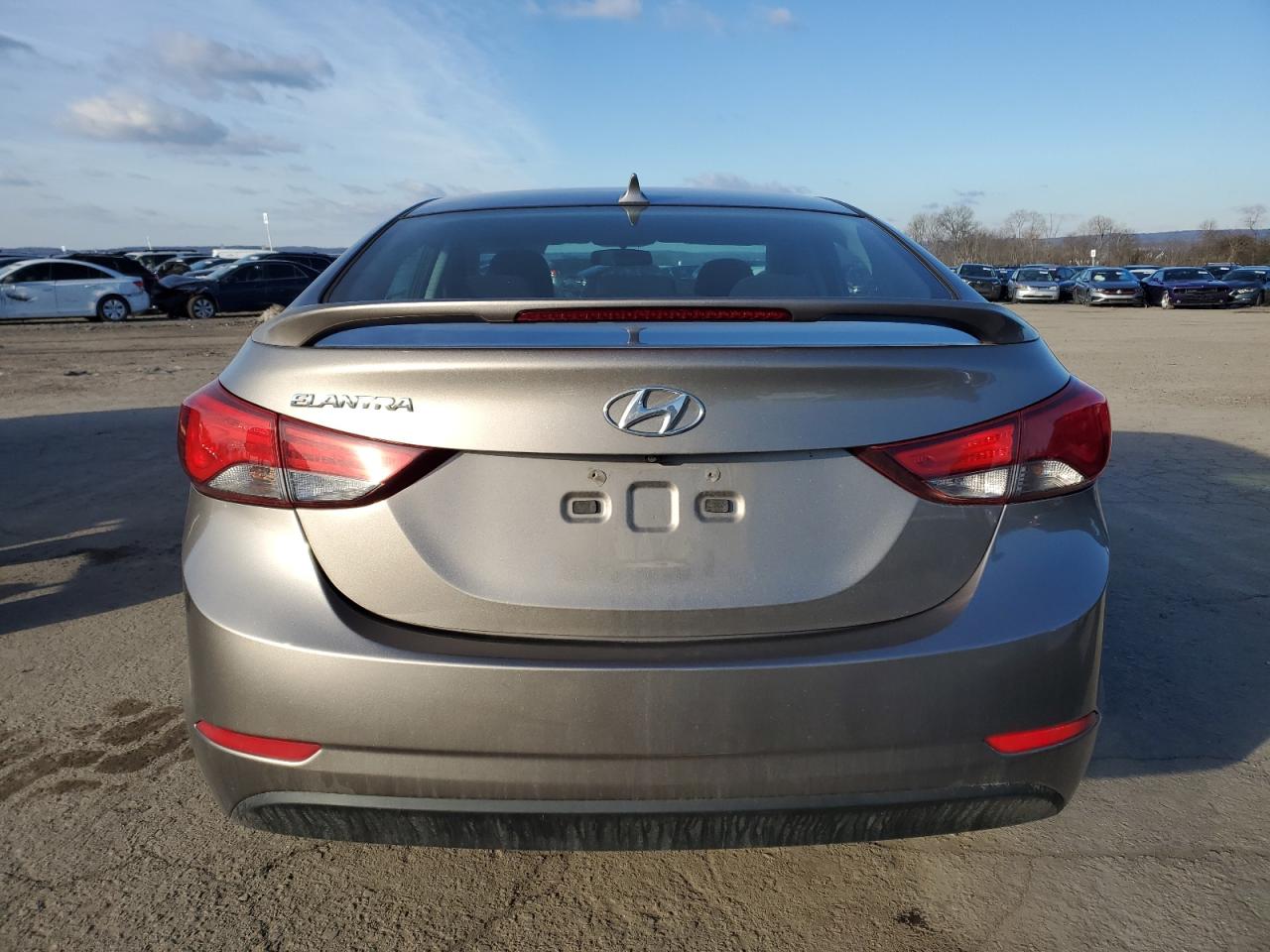 2015 Hyundai Elantra - Image 6