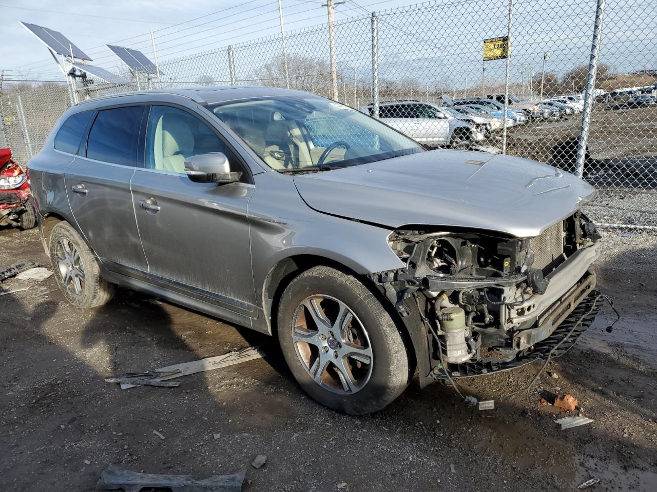 2015 Volvo XC60 - Image 4