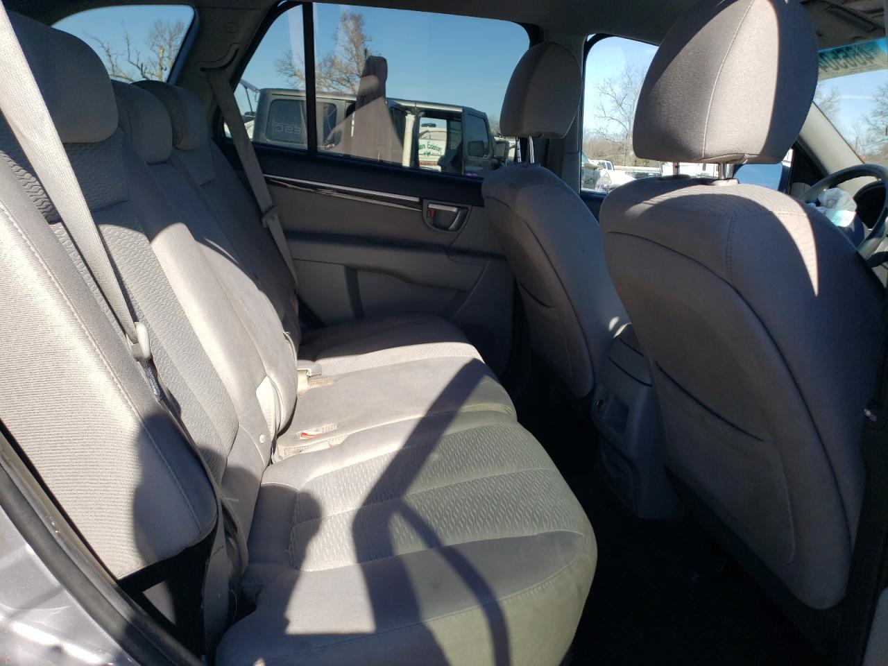 2008 Hyundai Santa Fe - Image 11
