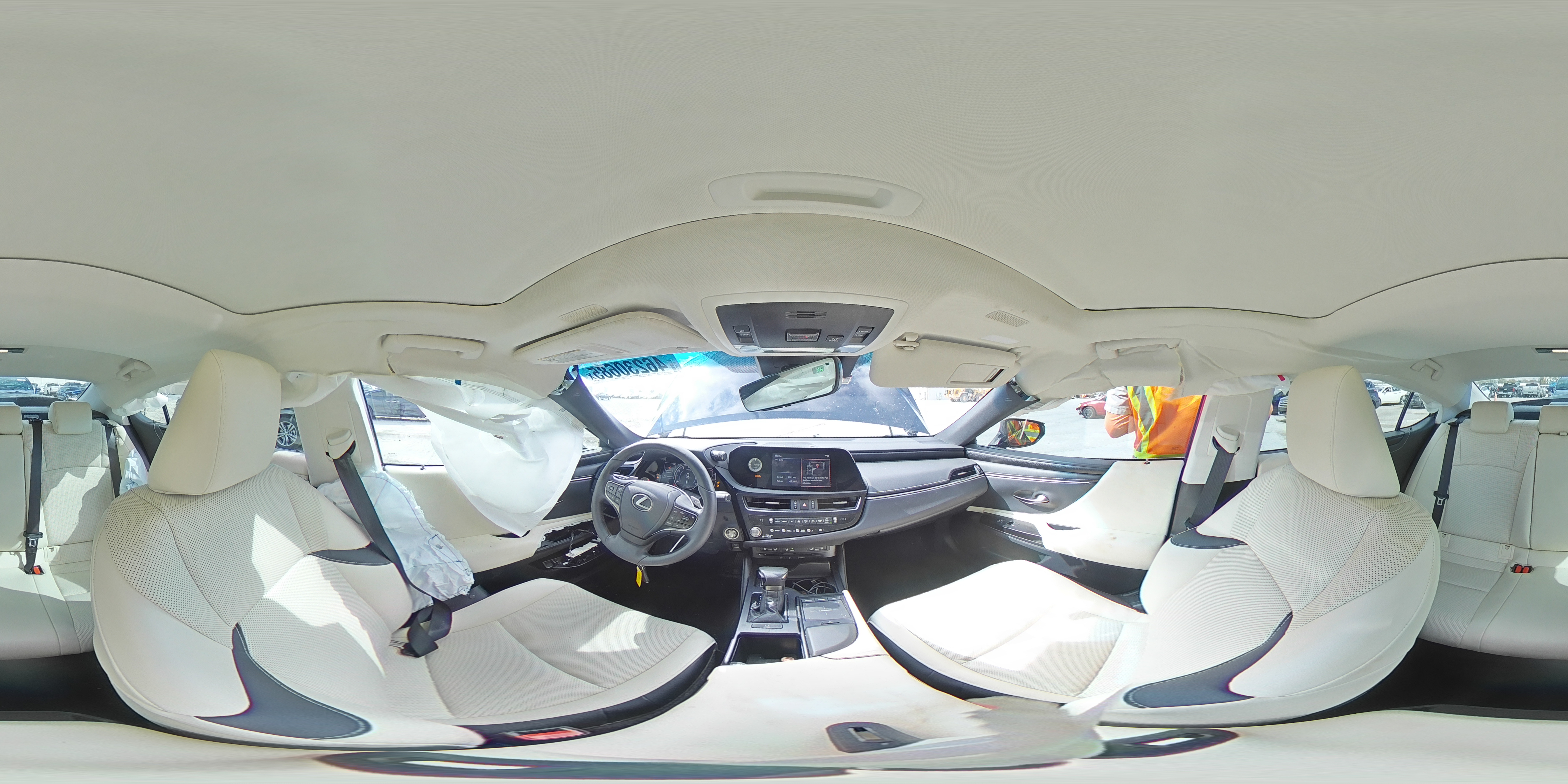 2022 Lexus ES - Image 13