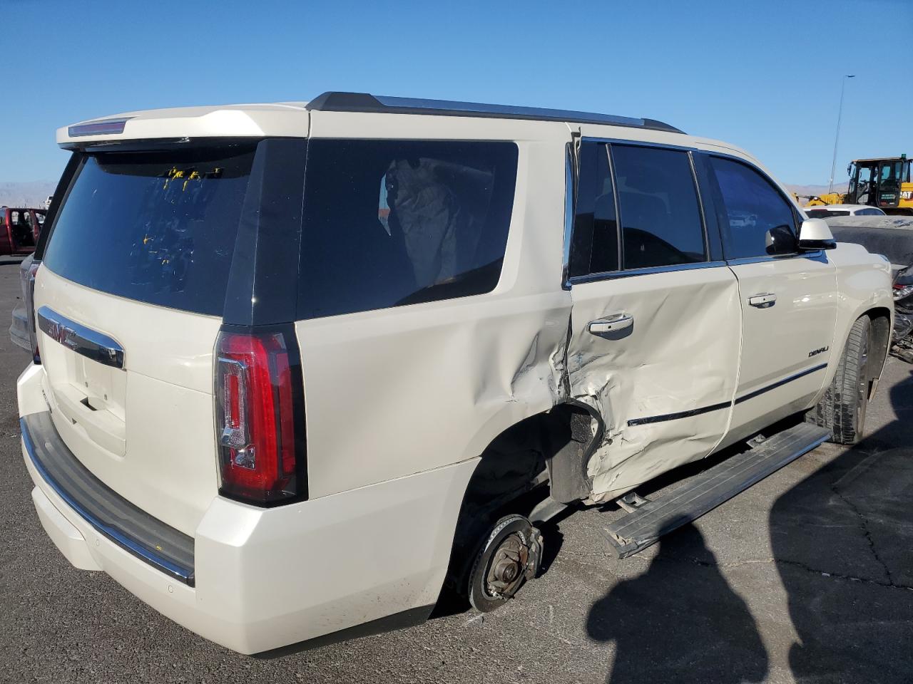 2015 GMC Yukon - Image 3