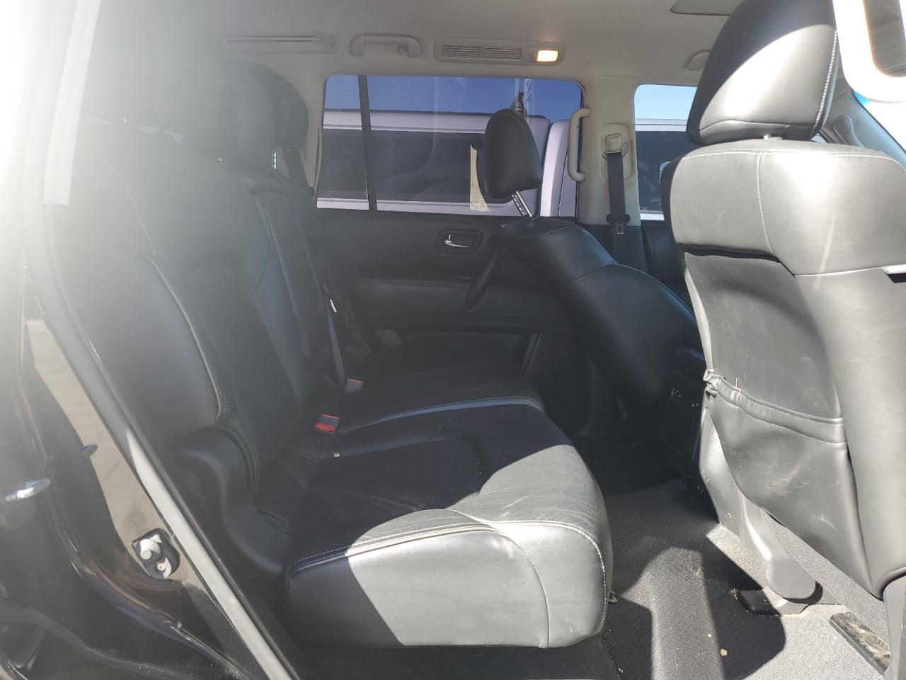 2016 Infiniti QX80 - Image 11