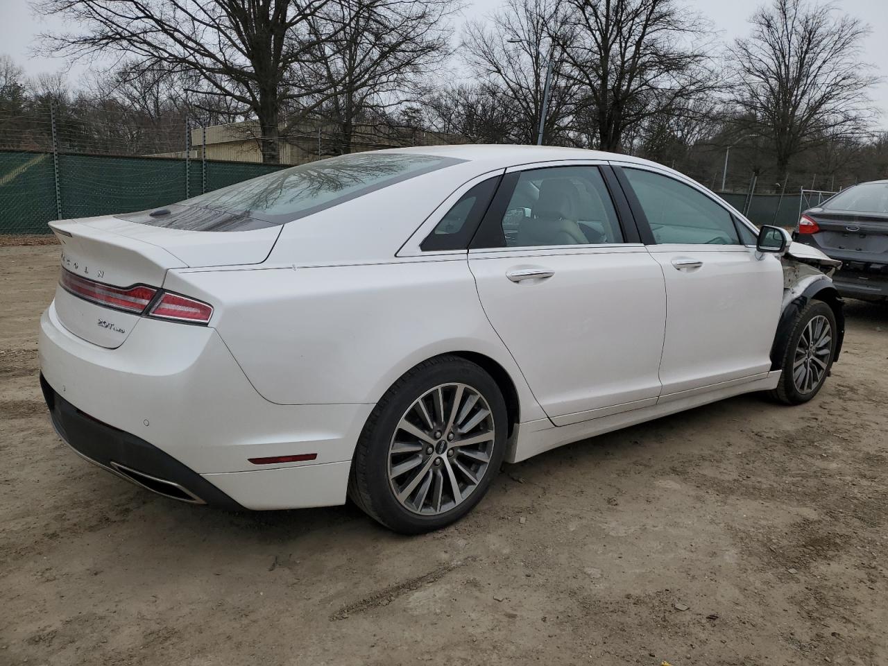 2017 Lincoln MKZ - Image 3